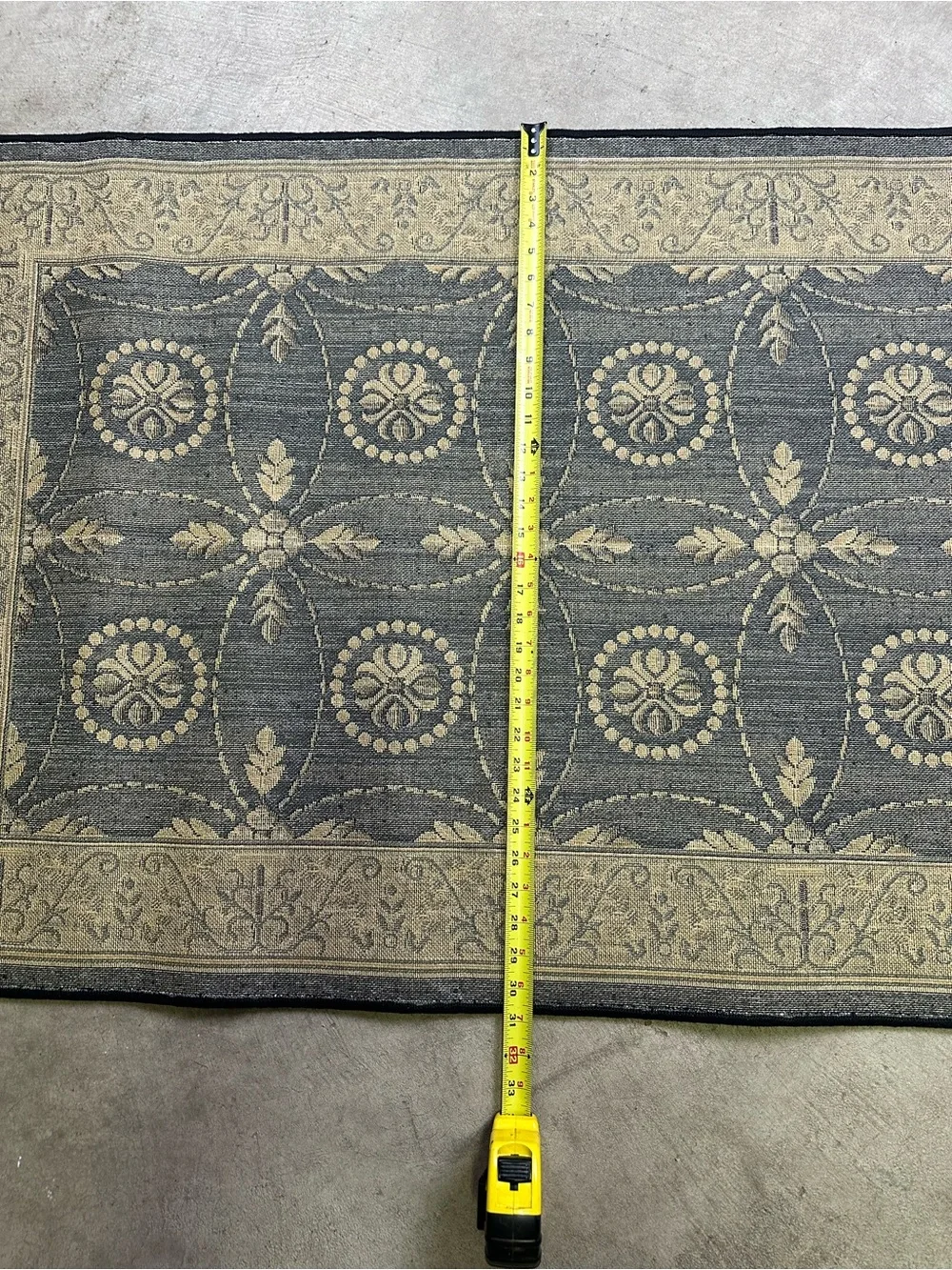 Vintage Black & Ivory Accent Area Rug 33x57 Fringe Traditional Floral Runner Rug